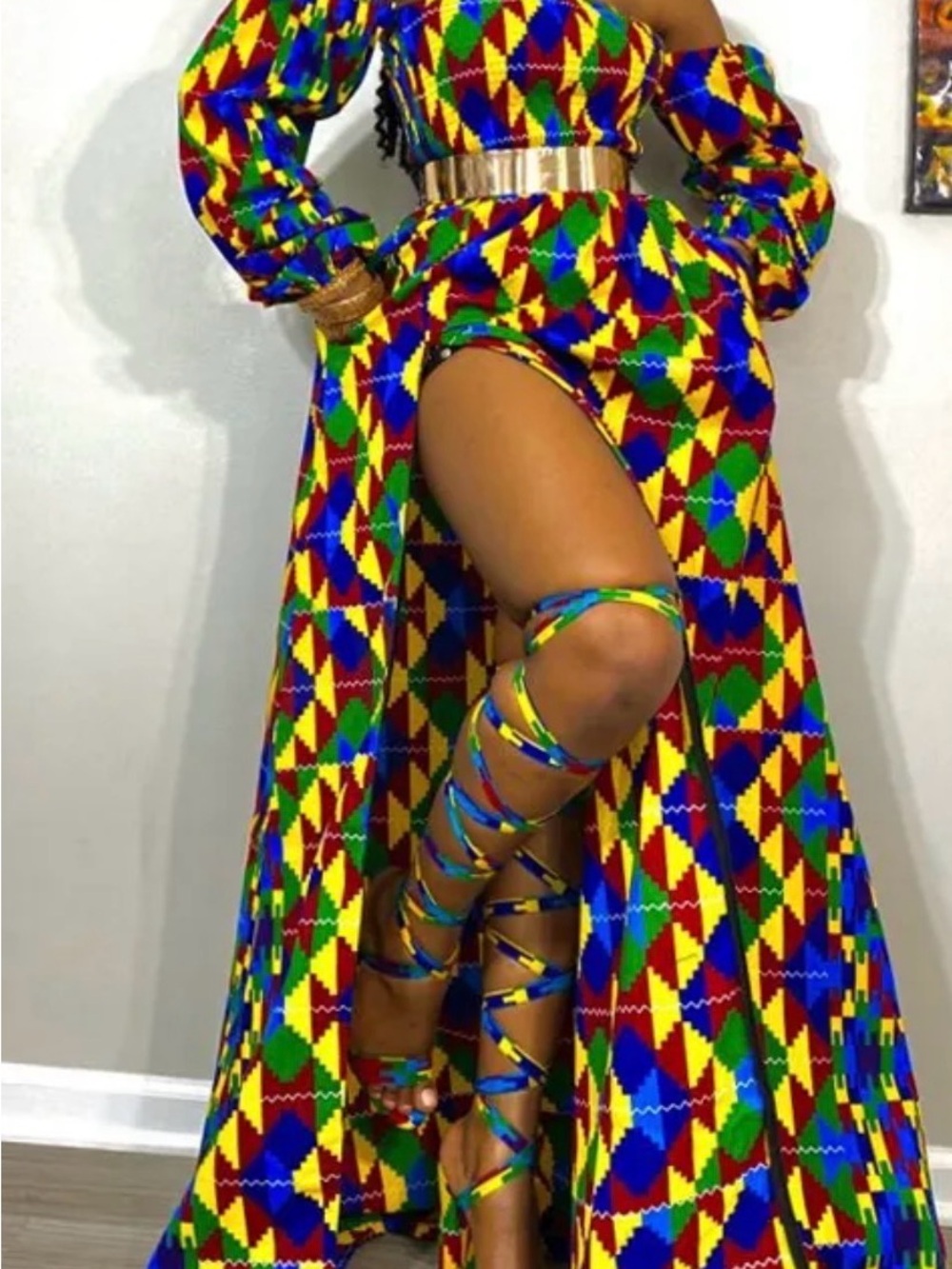 Off-Shoulder Multicolor Geometric Maxi Dress with pockets and a side slit. - Picture 6 of 8